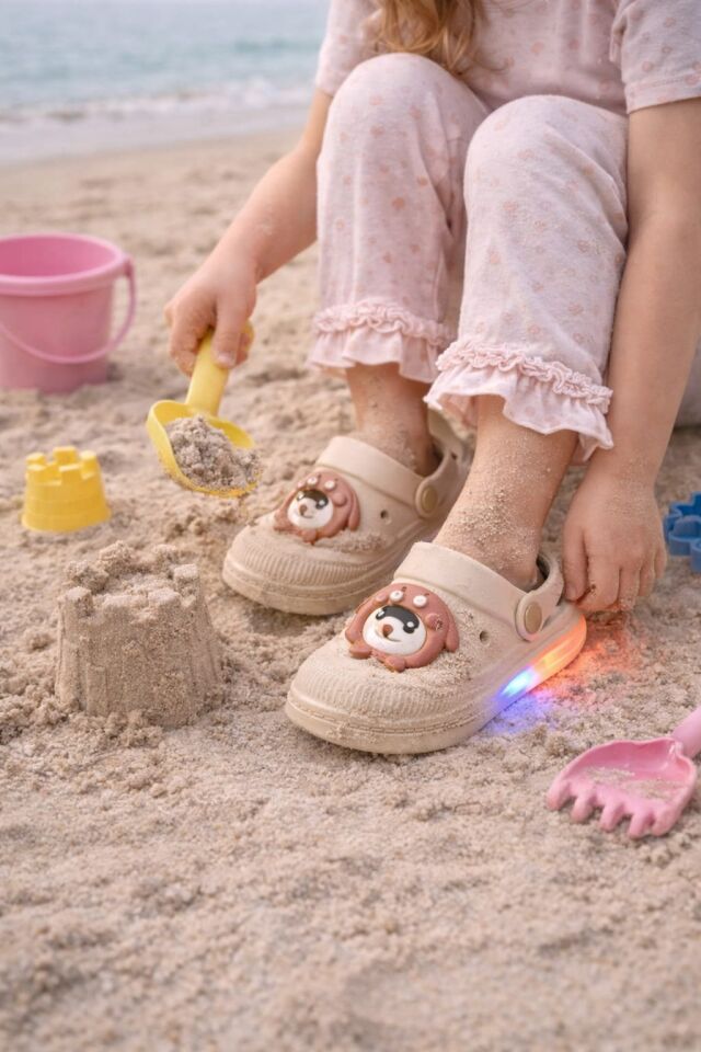 Işıklı Minik Maymun Çocuk Sandalet Terlik KUM - 27-28