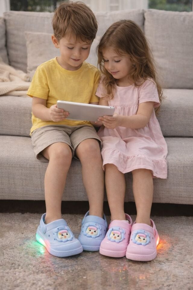 Işıklı Minik Maymun Çocuk Sandalet Terlik PEMBE - 23-24