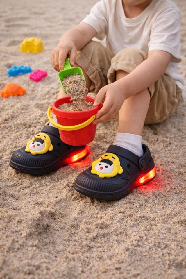 Işıklı Minik Maymun Çocuk Sandalet Terlik SİYAH - 21-22