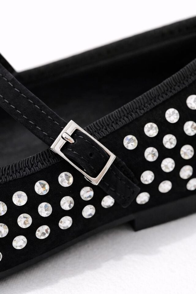 Taşlı Tokalı Kadın Babet – Şık ve Rahat Günlük Babet