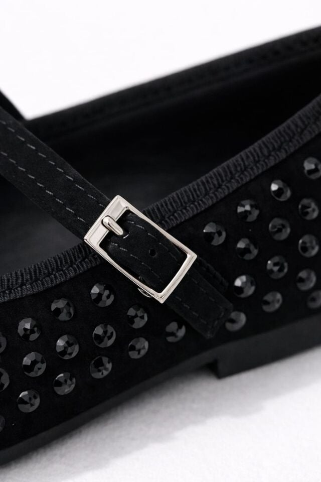 Taşlı Tokalı Kadın Babet – Şık ve Rahat Günlük Babet