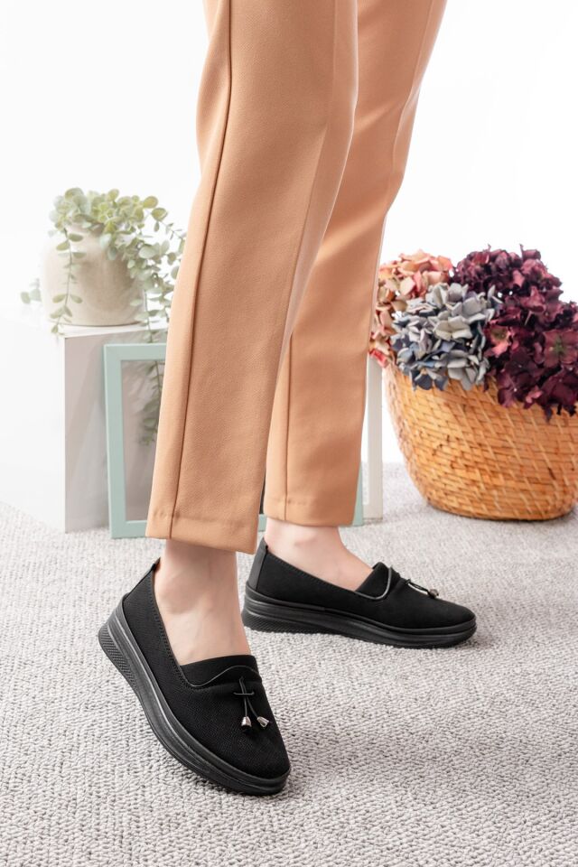 Kadın Anne Ortopedik Terletmez Püsküllü  Kaymaz Ayakkabı Babet SİYAH - 36