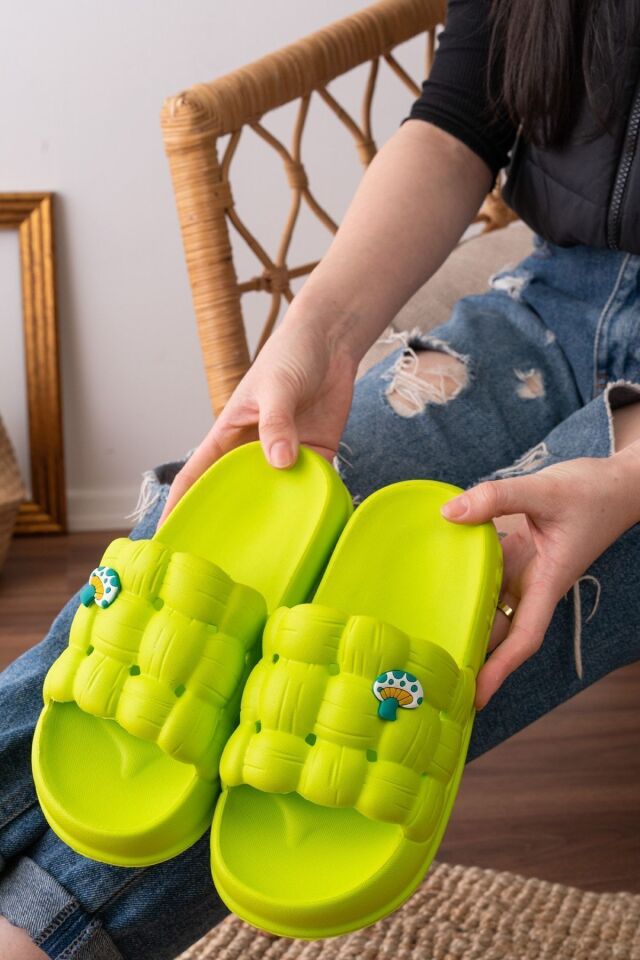 Kadın Lüks Hafif Ve Yüksek Taban Kaymaz Sticker Desenli Günlük Plaj Deniz Havuz Banyo Terliği jel