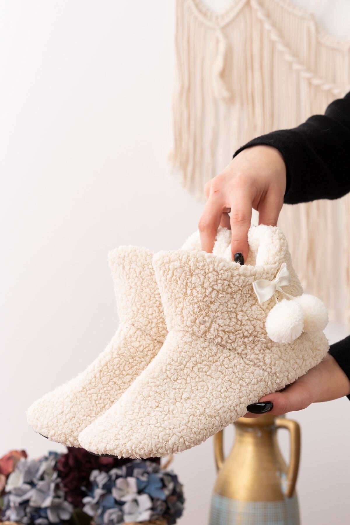 Kuzu Kumaş Yünlü Lüks Ponpon Detaylı Ev Botu Ev Pandufu KREM - 38