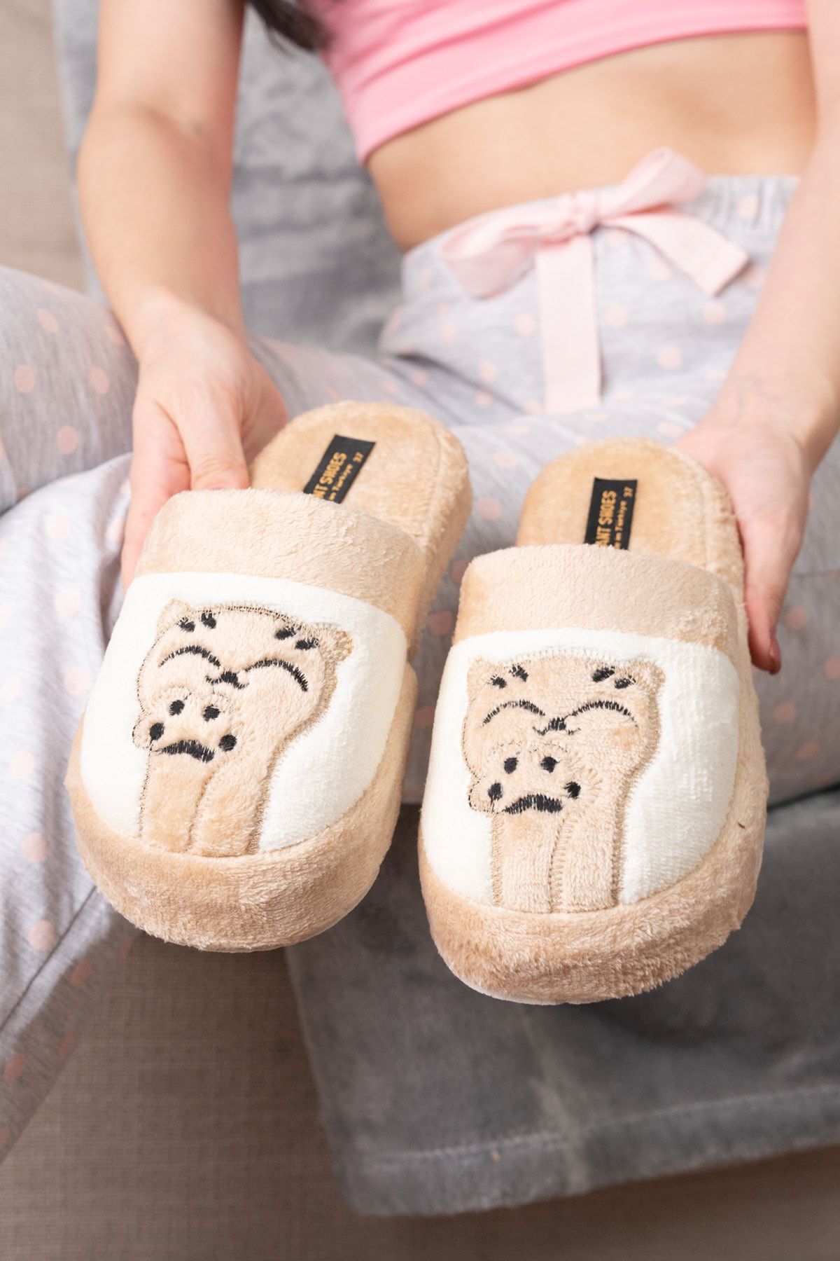 Kadın Kedi Pati Baskılı Kışlık Ev Terliği KREM - 40