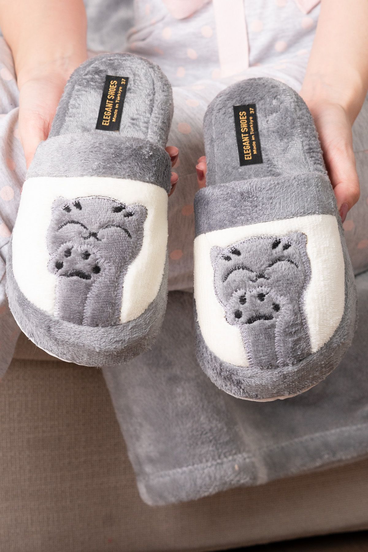 Kadın Kedi Pati Baskılı Kışlık Ev Terliği GRİ - 40