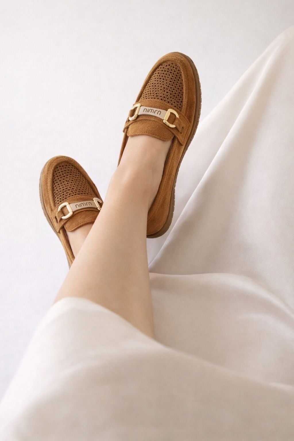 Nima Delikli Süet Gold Aksesuarlı Kadın Wanetti Günlük Rahat Ortapedik Taban Ayakkabı