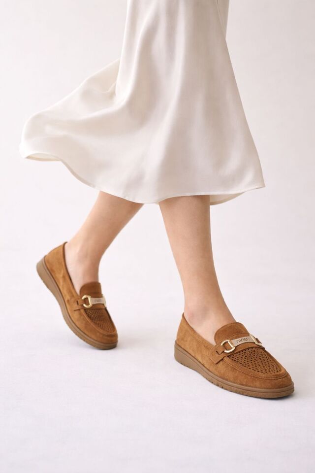 Nima Delikli Süet Gold Aksesuarlı Kadın Wanetti Günlük Rahat Ortapedik Taban Ayakkabı