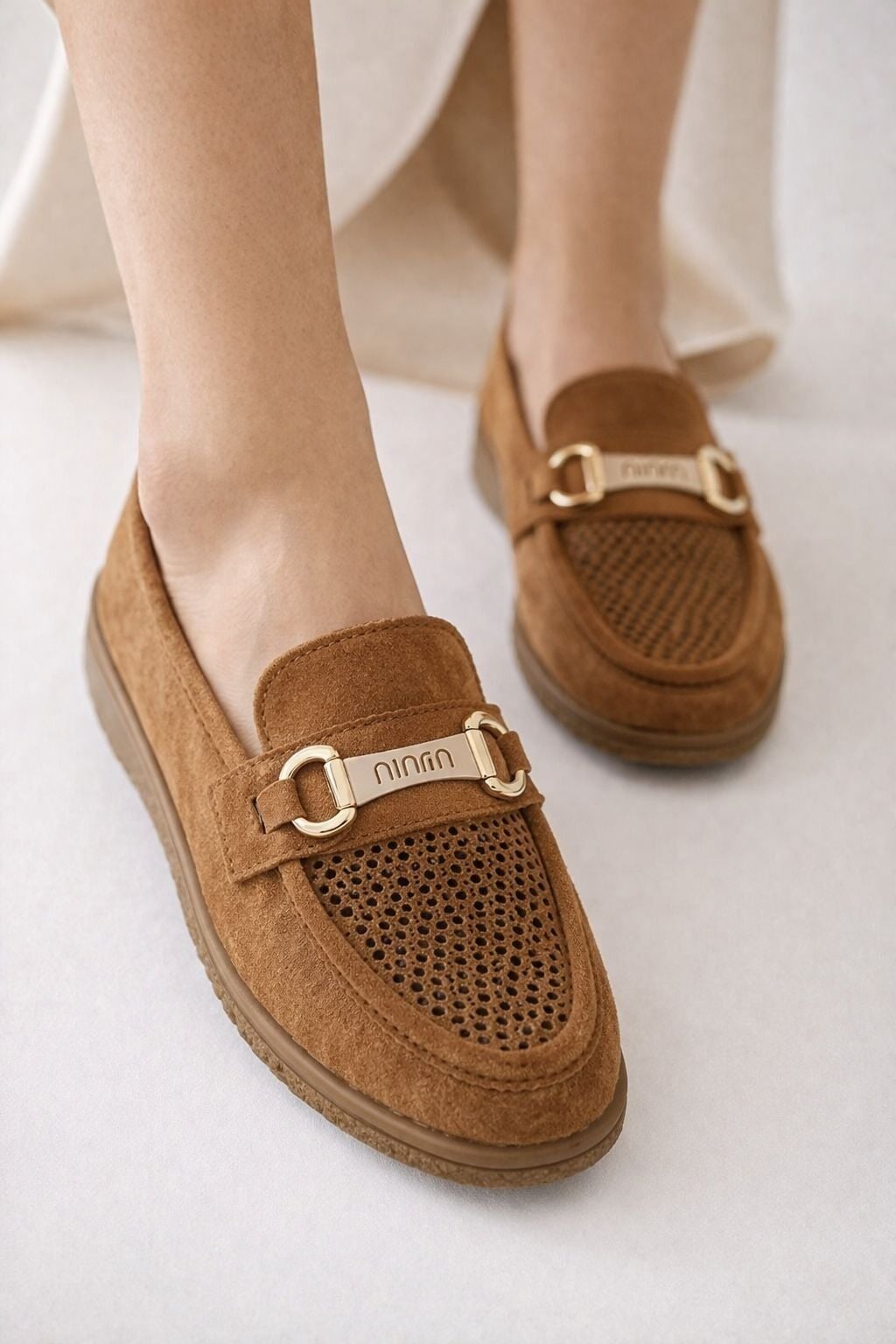 Nima Delikli Süet Gold Aksesuarlı Kadın Wanetti Günlük Rahat Ortapedik Taban Ayakkabı TABA - 40