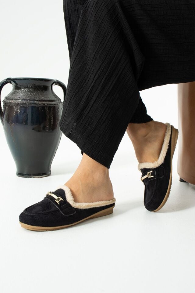 Kadın Babet Toka Detaylı İçi Kürklü Şık Rahat Ortopedik Günlük Terlik SİYAH - 40