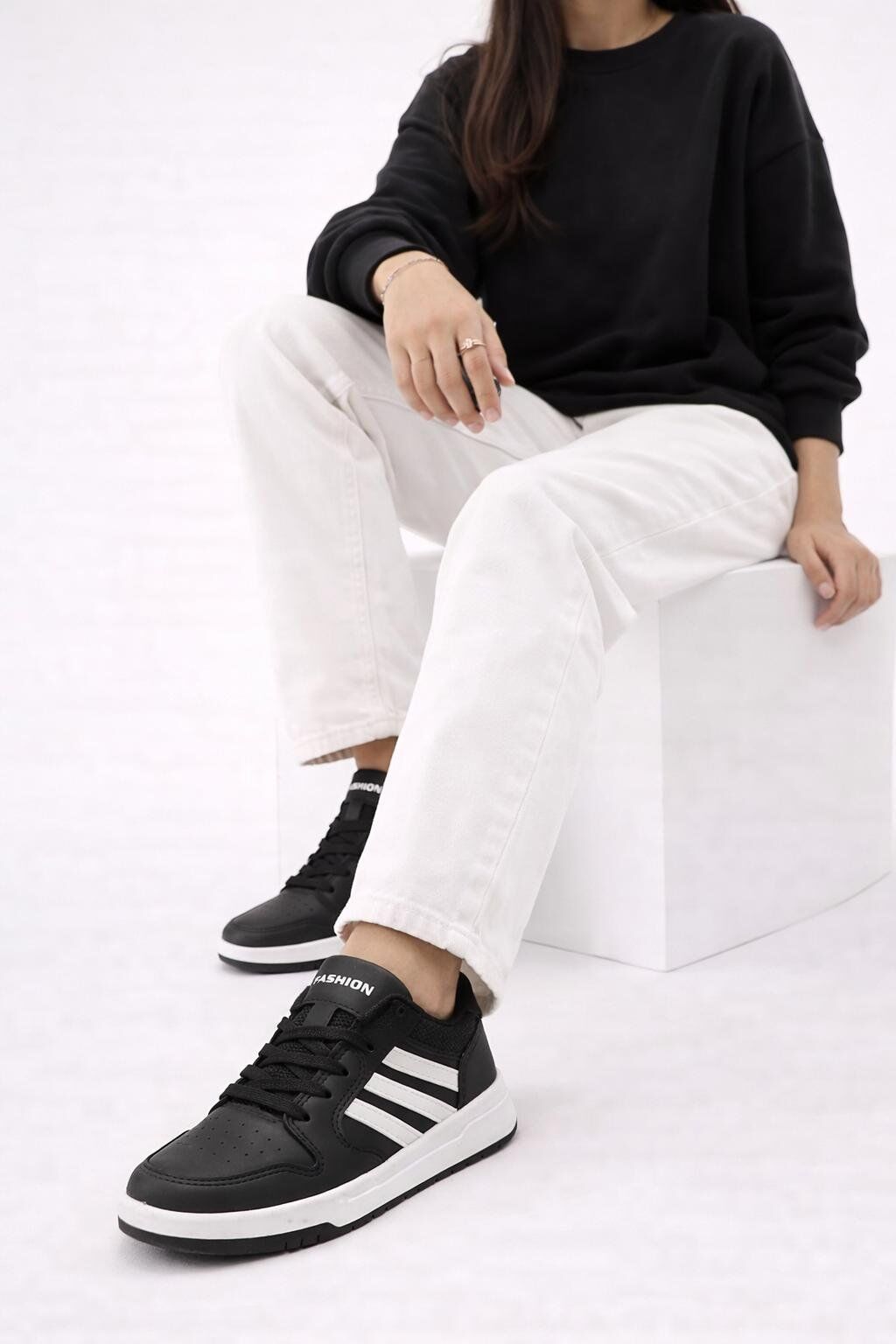 Unısex Modern Fileli Sneaker Tasarım Hafif Air Taban Günlük Rahat Yumuşak Yürüyüş Spor Ayakkabı SİYAH-BEYAZ - 40