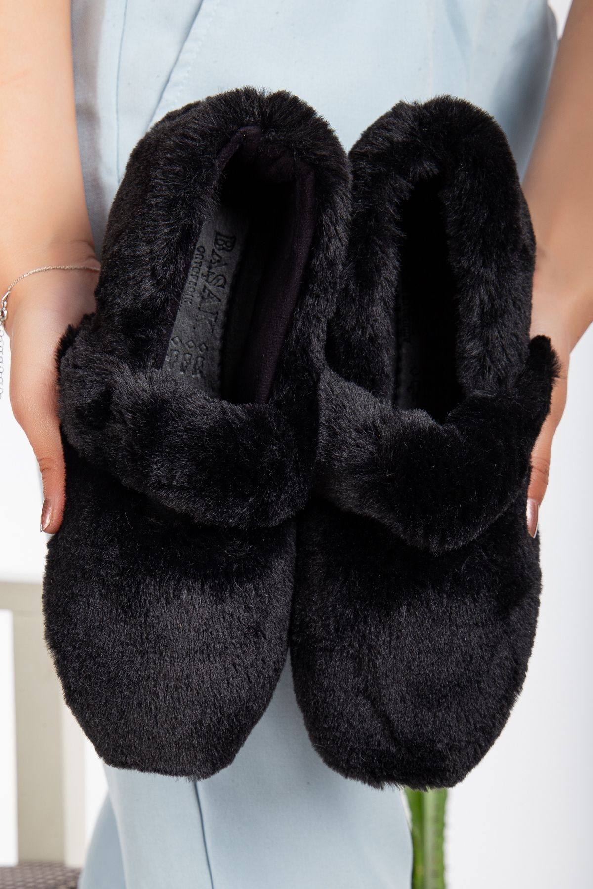 Yumuşak Peluş Kadın Ev Babeti Ses Yapmaz Hafif Taban Panduf SİYAH - 40