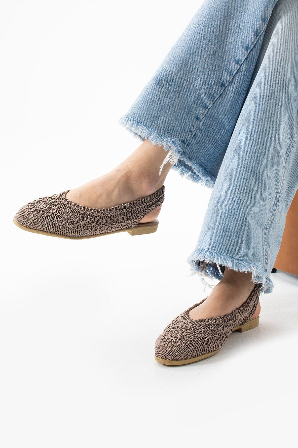 İnce Topuk İplik Örme Nakışlı Kadın Sandalet VİZON - 38