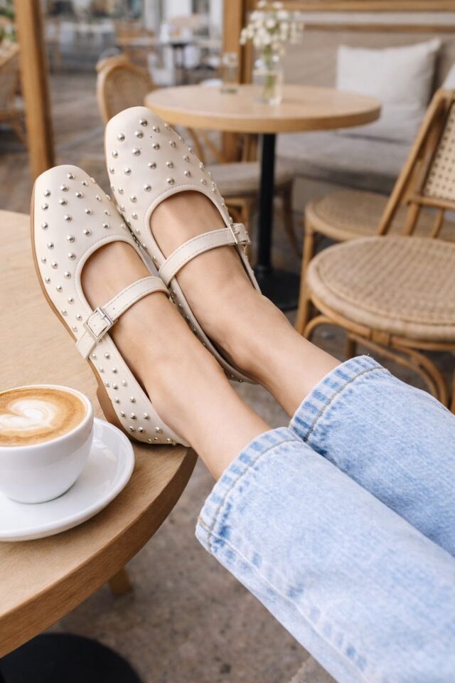 Kadın Bantlı Zımbalı Rahat Şık Babet KREM - 41