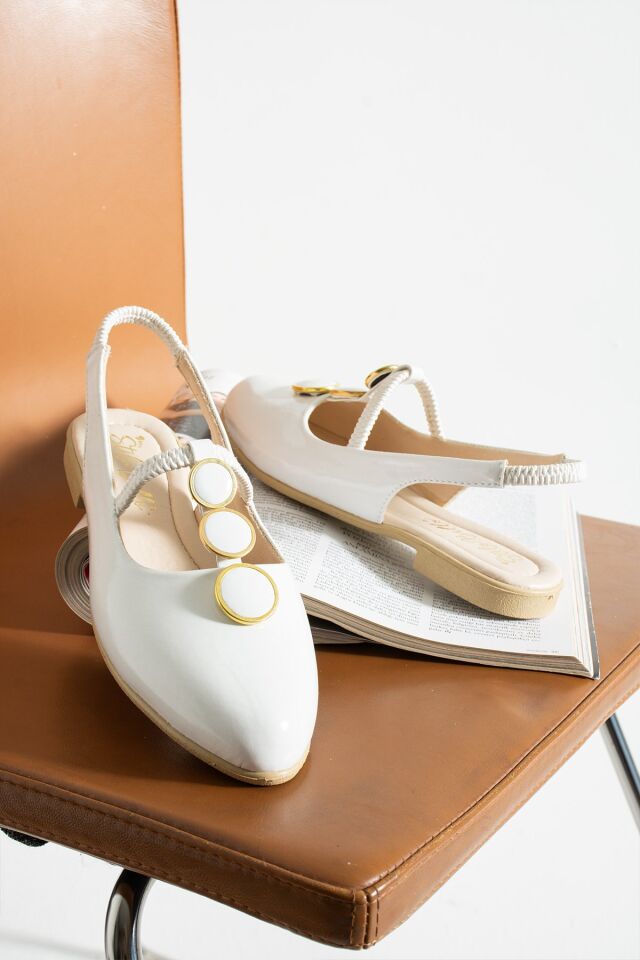 Önü Kapalı Taşlı Arkası Açık Düz Taban Babet Sandalet BEYAZ - 38