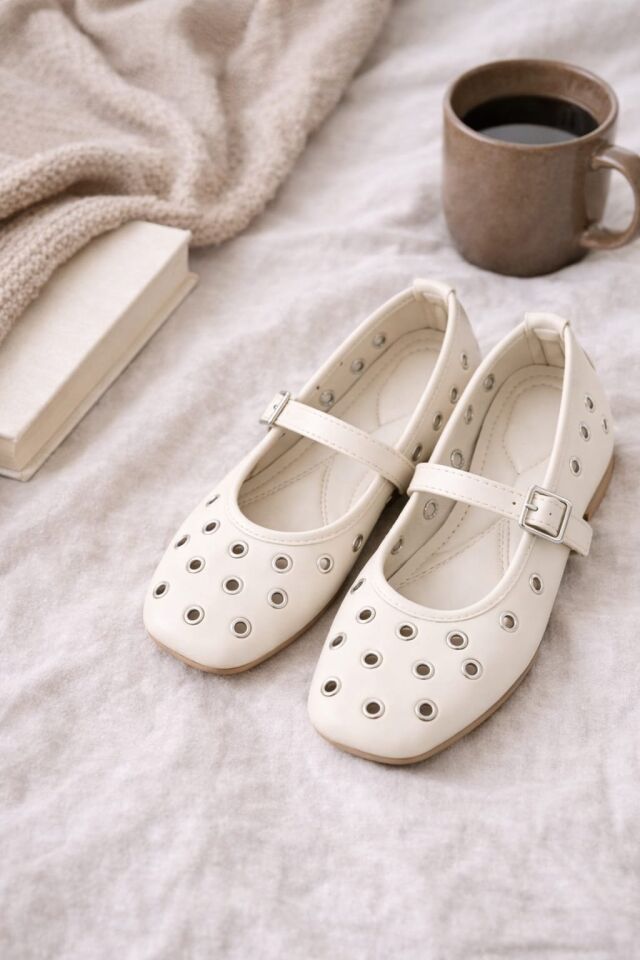 Kadın Rahat Taban Kuşgözü Detaylı Bantlı Günlük Babet Ofis Ayakkabı KREM - 40