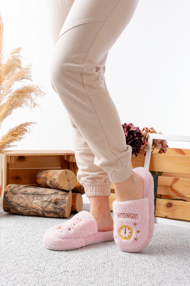 Peluş Gece Gündüz Kadın Ev Terliği  Peluş Ev Terliği Misafir Terliği Bohça Terliği PUDRA - 40