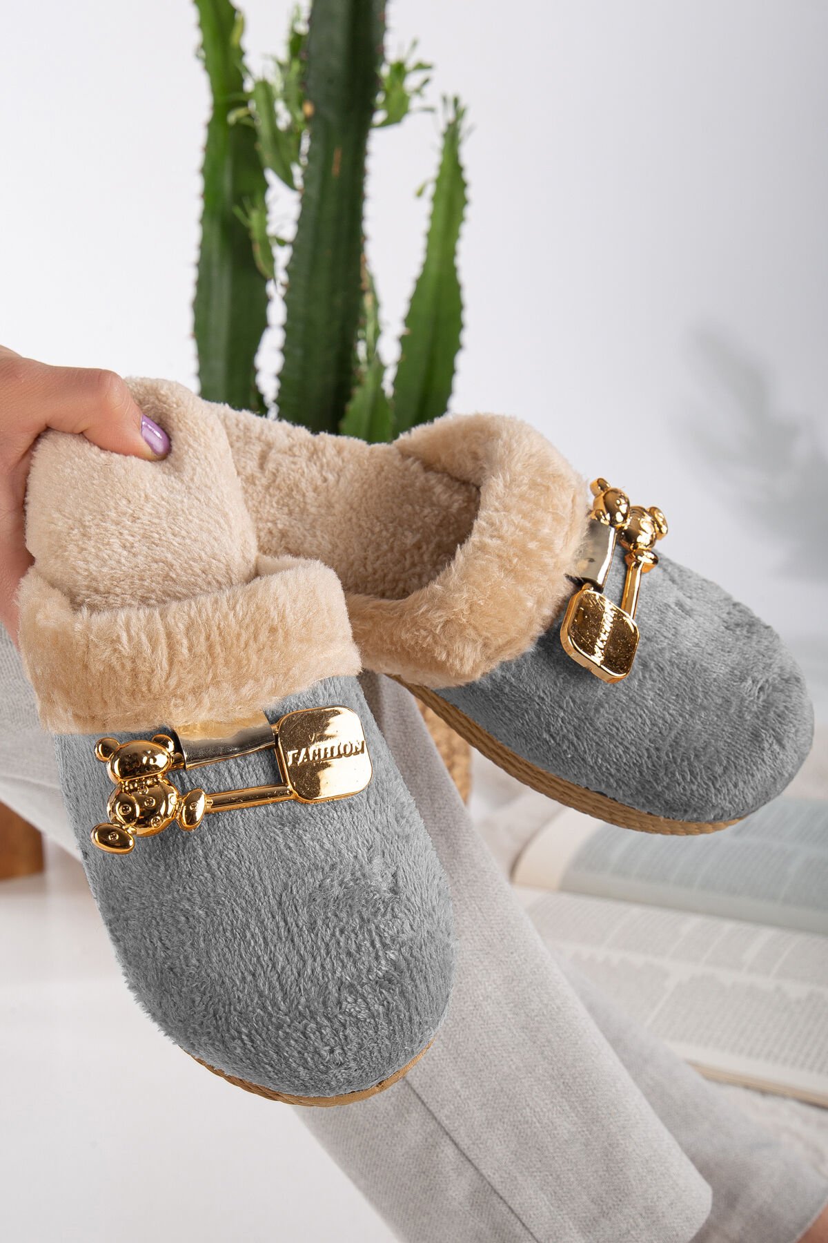 Kadın Tokalı Peluş Terlik Ev Terliği-Misafir Terliği-Bohça Terliği-Çeyiz Terliği GRİ - 40