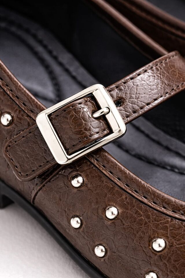 Bayan Bantlı Rugan Taş Detaylı Şık Günlük Babet Ayakkabı KAHVERENGİ - 40