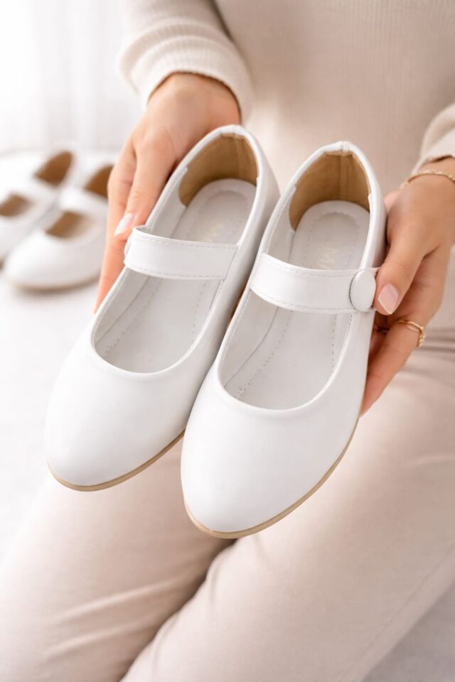 Ofis Şıklığı Sivri Burun Düğmeli Lastikli Babet SİYAH - 40