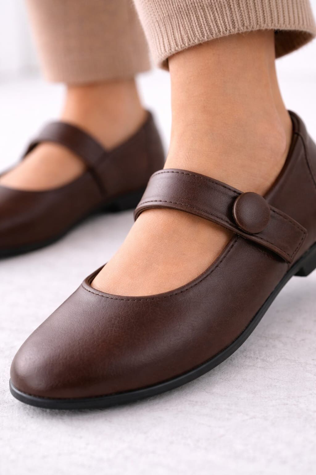 Ofis Şıklığı Sivri Burun Düğmeli Lastikli Babet KAHVERENGİ - 40