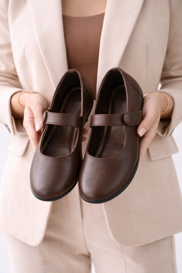 Ofis Şıklığı Sivri Burun Düğmeli Lastikli Babet KAHVERENGİ - 40