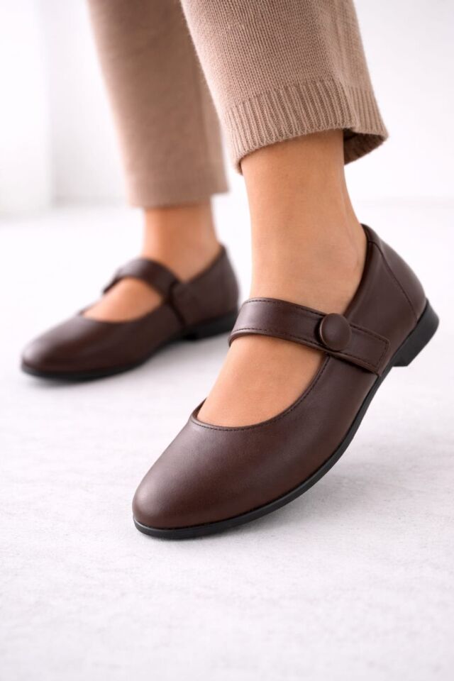 Ofis Şıklığı Sivri Burun Düğmeli Lastikli Babet KAHVERENGİ - 40