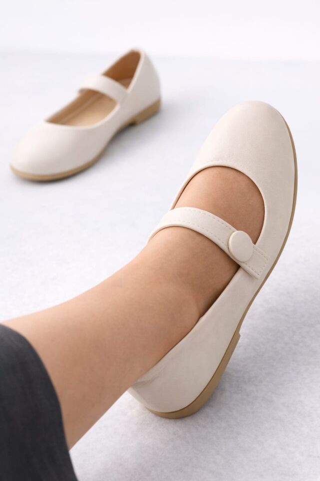 Ofis Şıklığı Sivri Burun Düğmeli Lastikli Babet KREM - 40