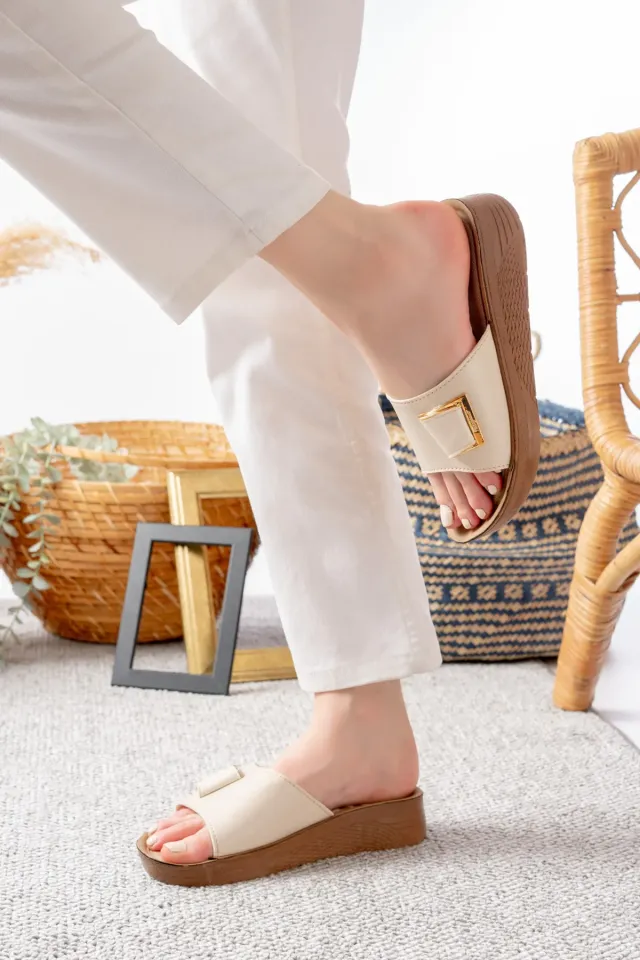 Kadın Ultra Yumuşak Soft Taban Dolgu Topuk Ortopedik İçi Pedli Günlük Anne Terliği 36 - KREM YAN TOKA