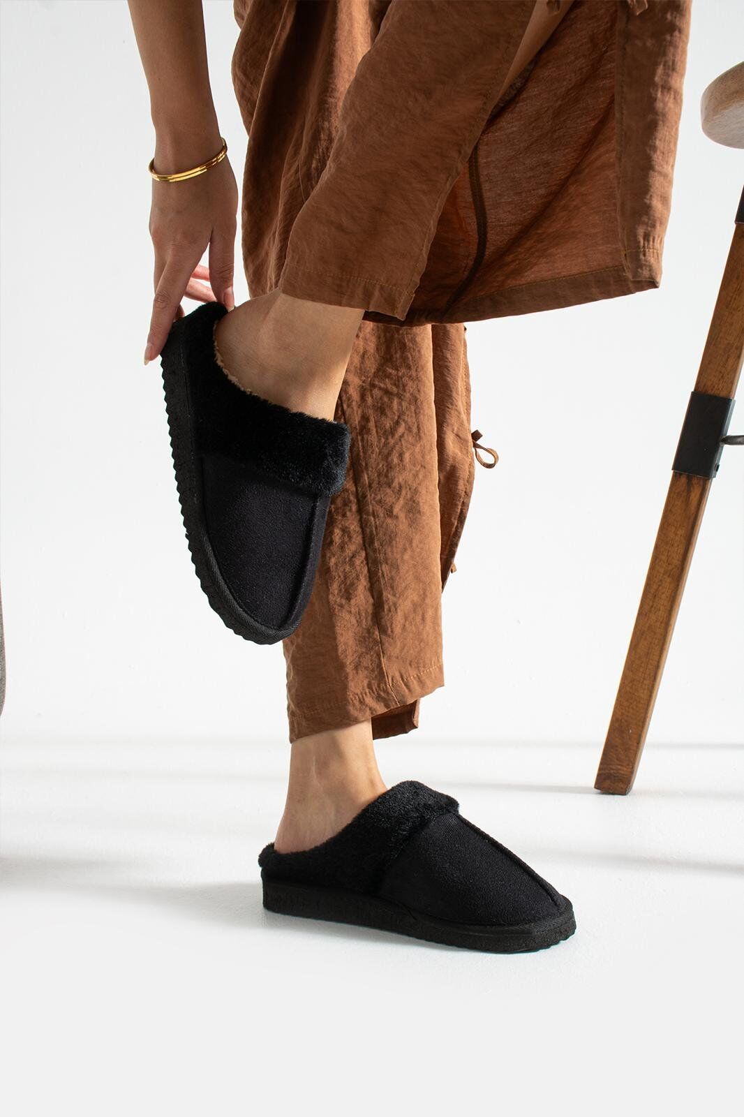 Kadın Ev Terliği Peluş Ev Terliği Ses Yapmaz Taban Sıcak Şık Tasarım