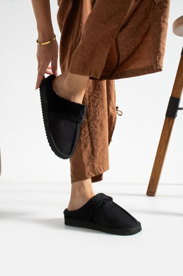 Kadın Ev Terliği Peluş Ev Terliği Ses Yapmaz Taban Sıcak Şık Tasarım SİYAH - 37