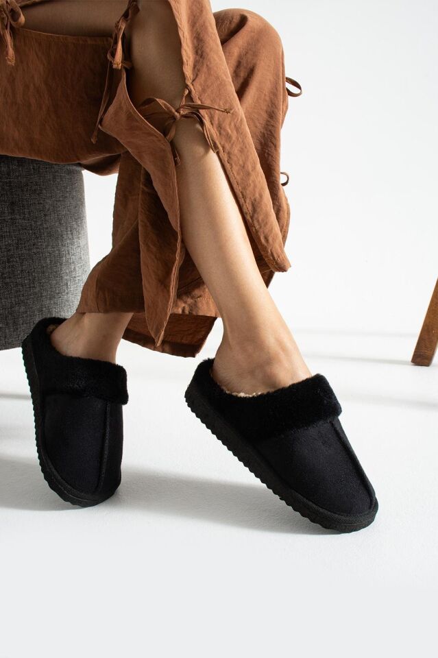 Kadın Ev Terliği Peluş Ev Terliği Ses Yapmaz Taban Sıcak Şık Tasarım SİYAH - 40