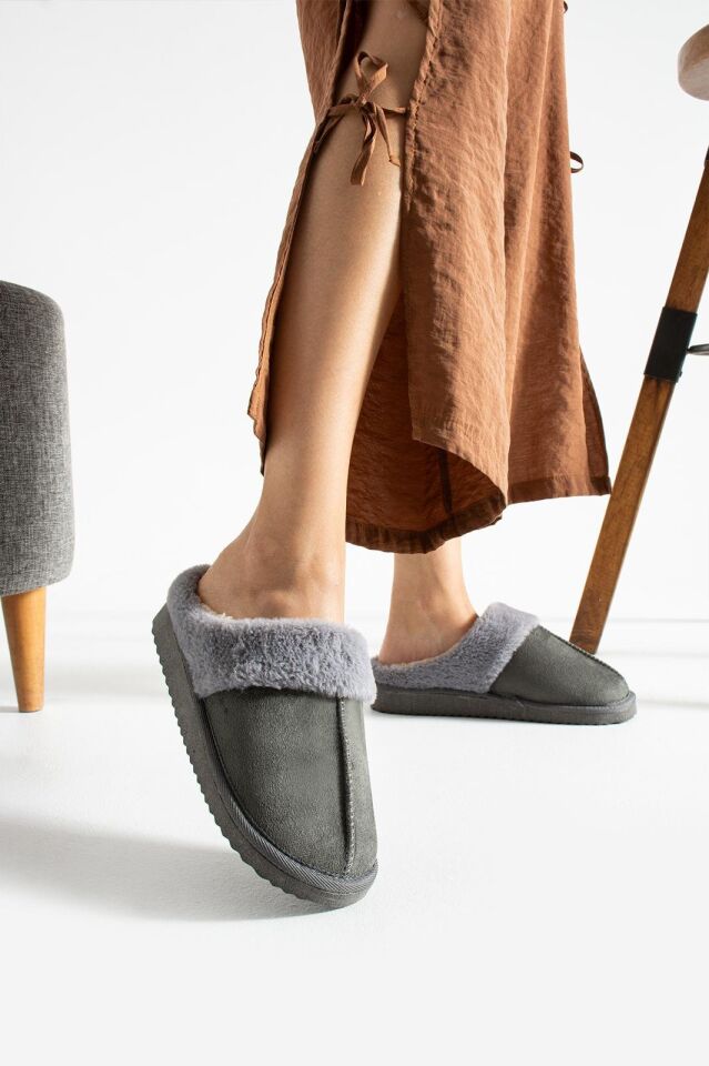 Kadın Ev Terliği Peluş Ev Terliği Ses Yapmaz Taban Sıcak Şık Tasarım GRİ - 40