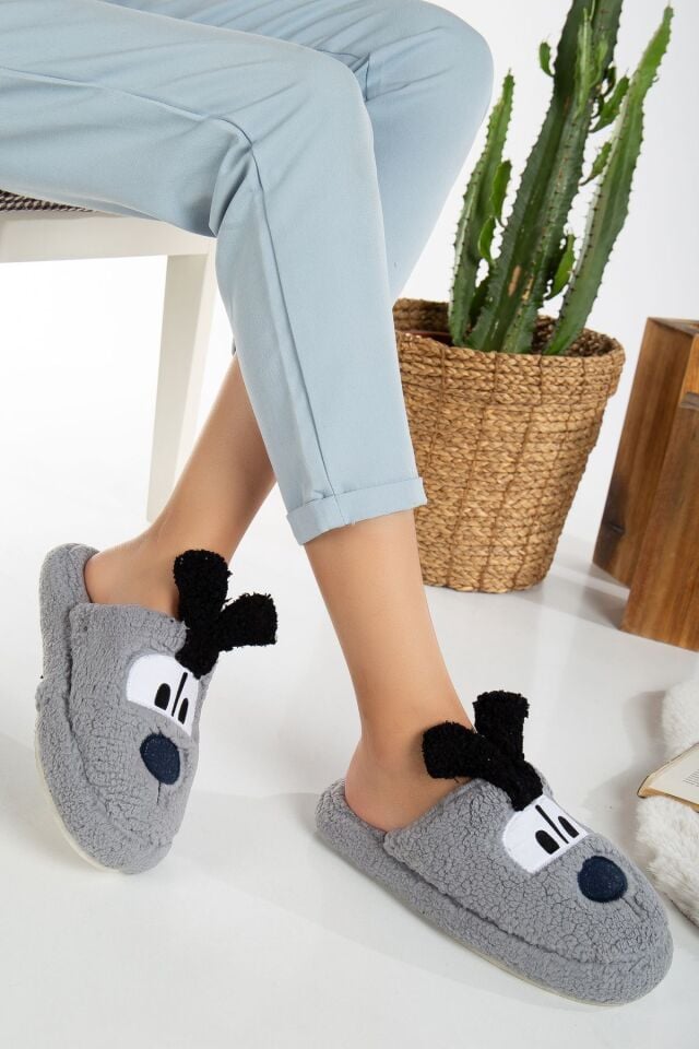 Kadın Köpek Figürlü Sessiz Taban Peluş Ev Terliği GRİ - 38-39