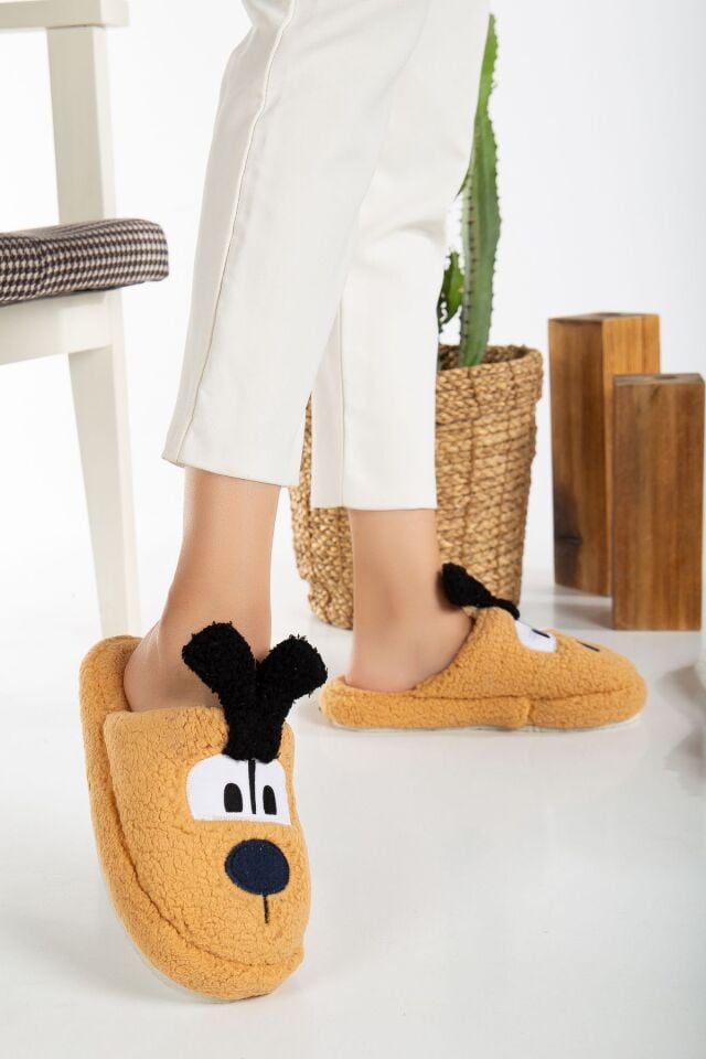 Kadın Köpek Figürlü Sessiz Taban Peluş Ev Terliği TABA - 38-39