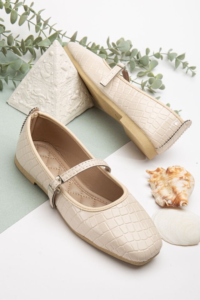 Kadın Günlük Küt Burun  Tek  Kemer Tokalı Babet Ayakkabı