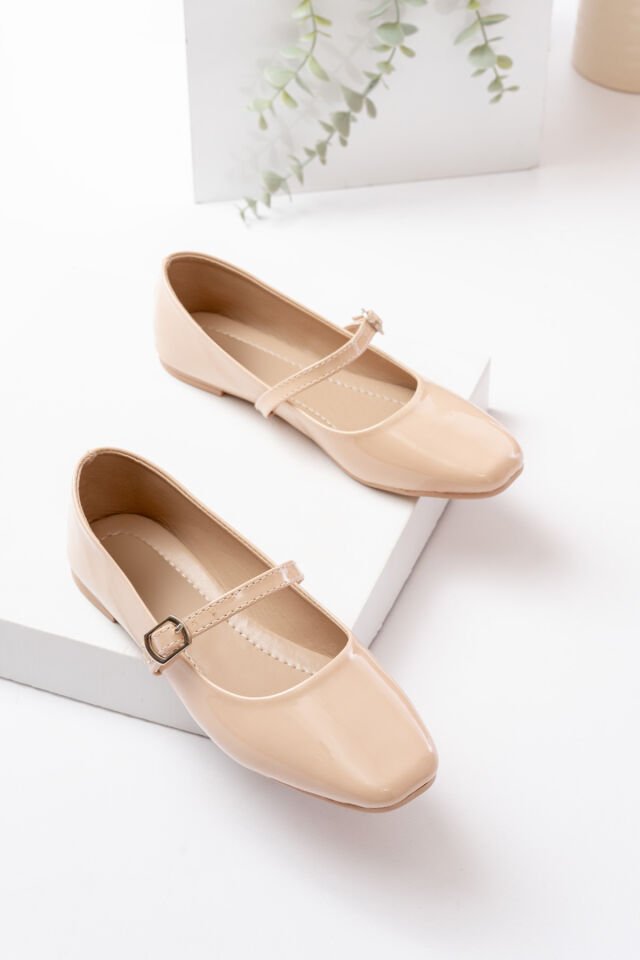 Kadın Günlük Küt Burun  Tek  Kemer Tokalı Babet Ayakkabı