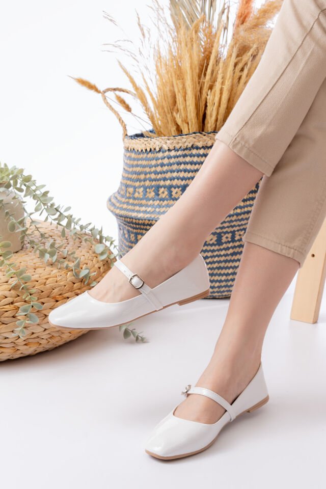 Kadın Günlük Küt Burun  Tek  Kemer Tokalı Babet Ayakkabı