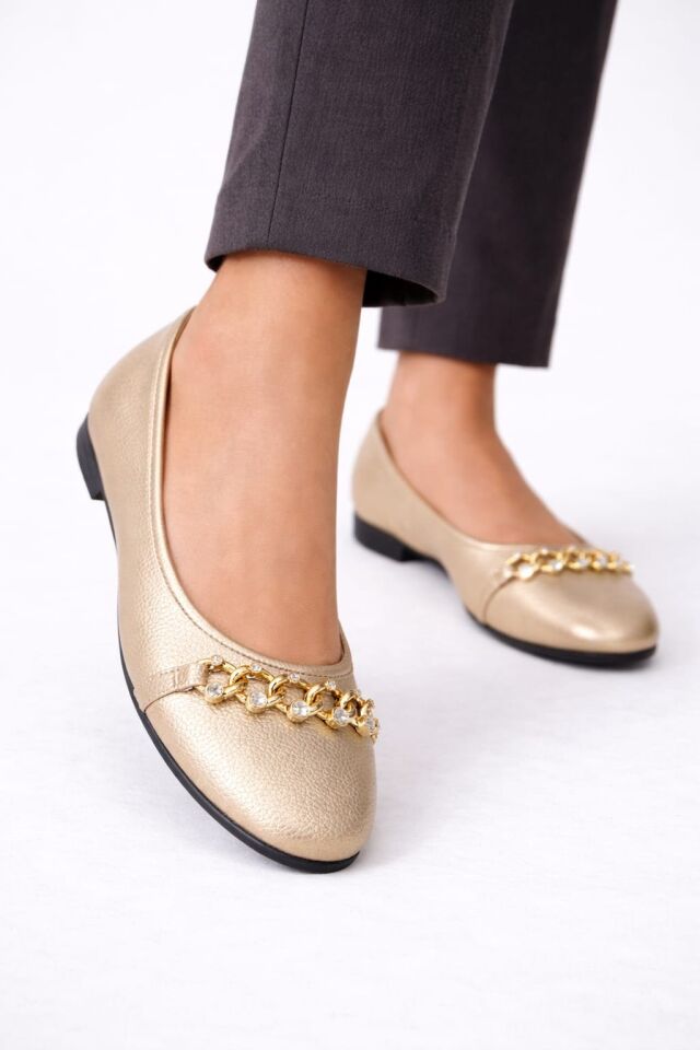 Kadın Gold Zincir Taş Detaylı Düz Babet – Günlük & Ofis Şık Rahat Ayakkabı ALTIN - 40