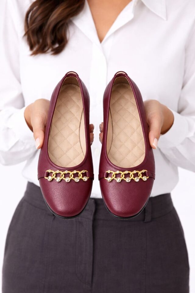 Kadın Gold Zincir Taş Detaylı Düz Babet – Günlük & Ofis Şık Rahat Ayakkabı Kadın Gold Zincir Taş Detaylı Düz Babet – Günlük & Ofis Şık Rahat Ayakkabı