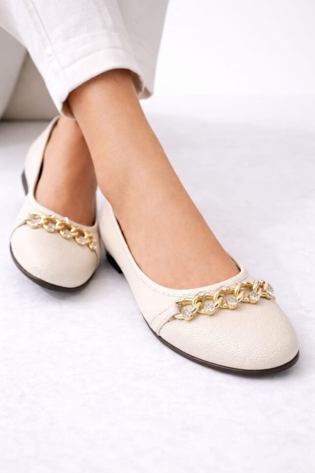 Kadın Gold Zincir Taş Detaylı Düz Babet – Günlük & Ofis Şık Rahat Ayakkabı KREM - 40