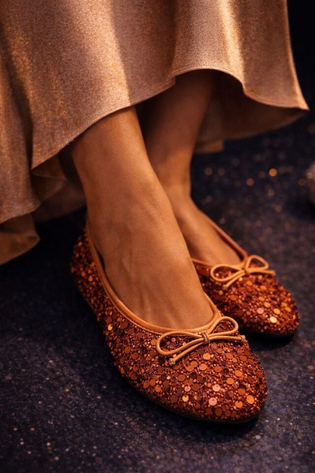 Pullu Simli Payetli Toka Detaylı Kadın Şık Günlük Babet