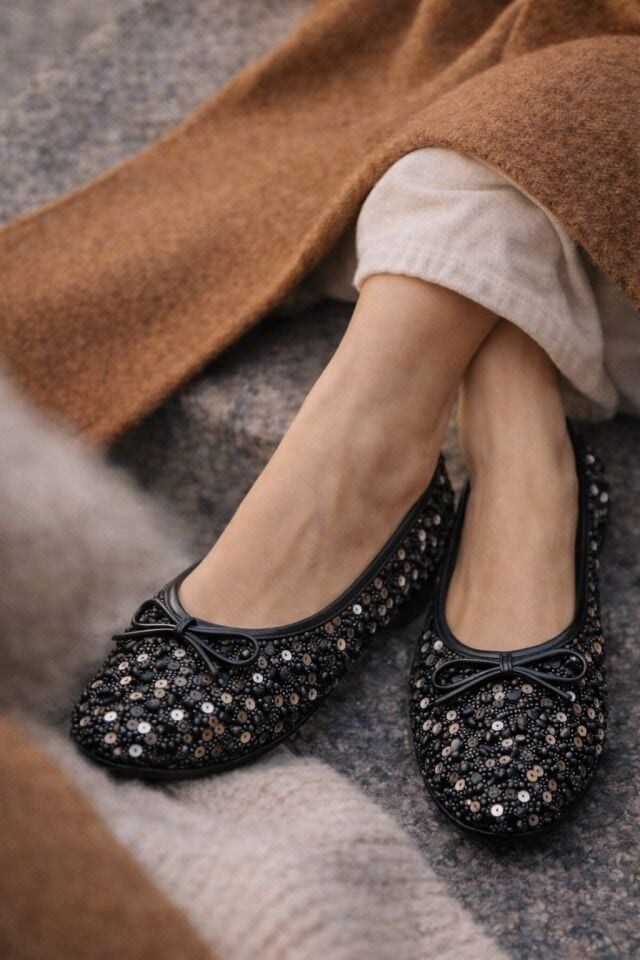 Pullu Simli Payetli Toka Detaylı Kadın Şık Günlük Babet Pullu Simli Payetli Toka Detaylı Kadın Şık Günlük Babet