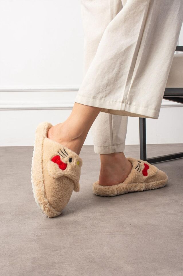 Kadın Panda Figürlü Sessiz Taban Peluş Ev Terliği VİZON - 36-37