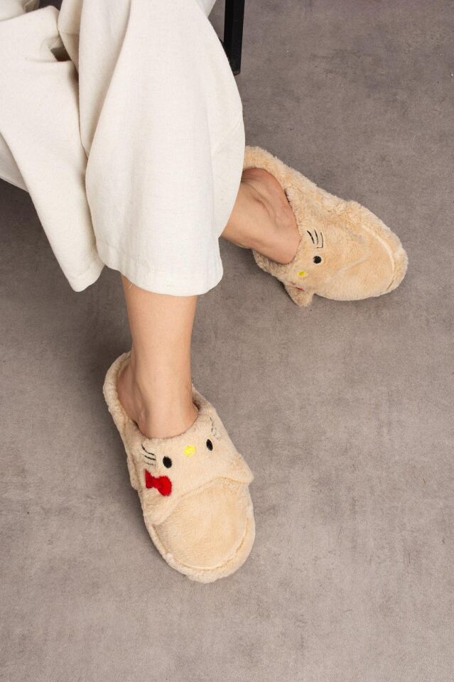 Kadın Panda Figürlü Sessiz Taban Peluş Ev Terliği VİZON - 36-37