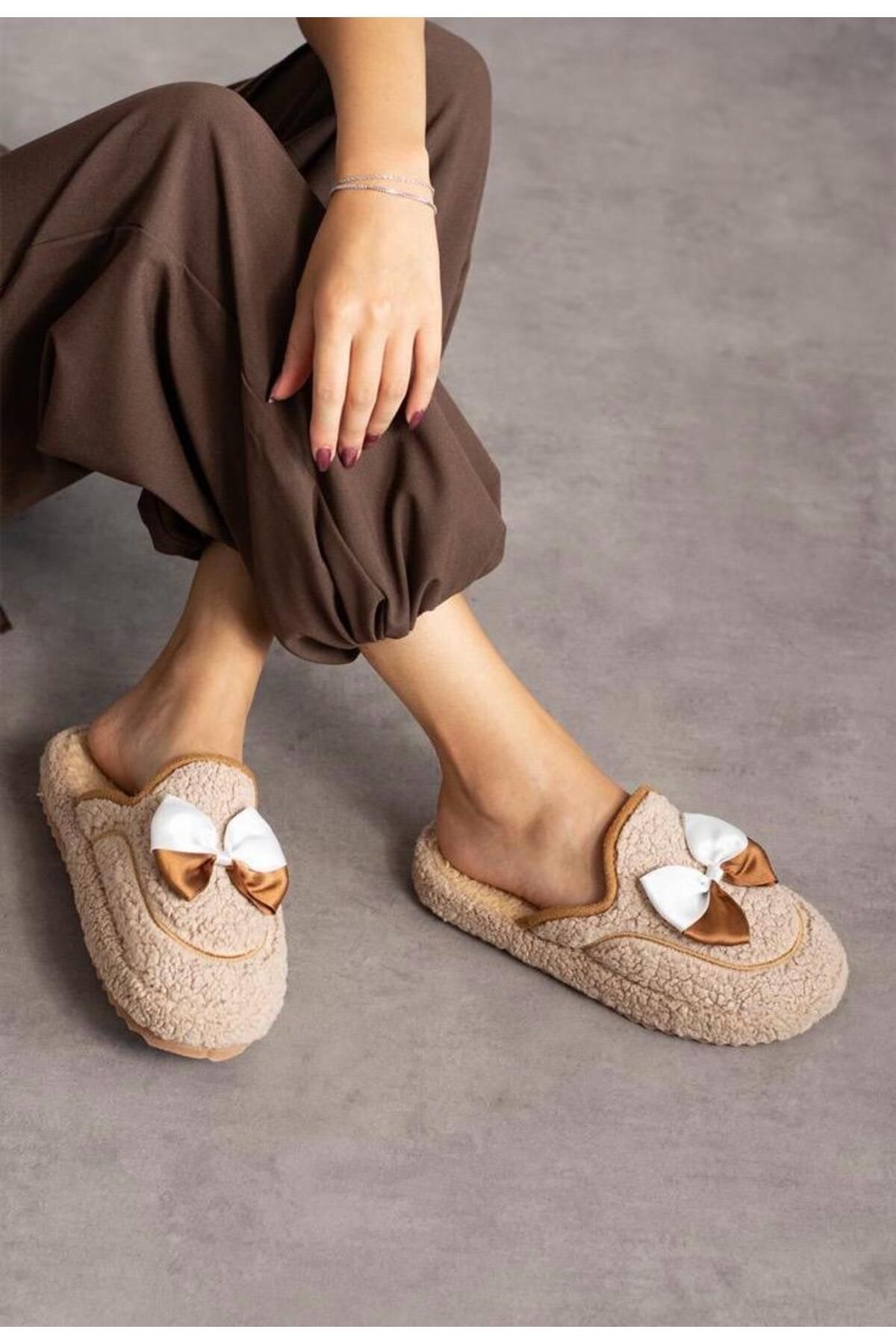 Sevimli Kurdeleli  Kaydırmaz Taban Kışlık-Mevsimlik Kadın Ev VİZON - 40