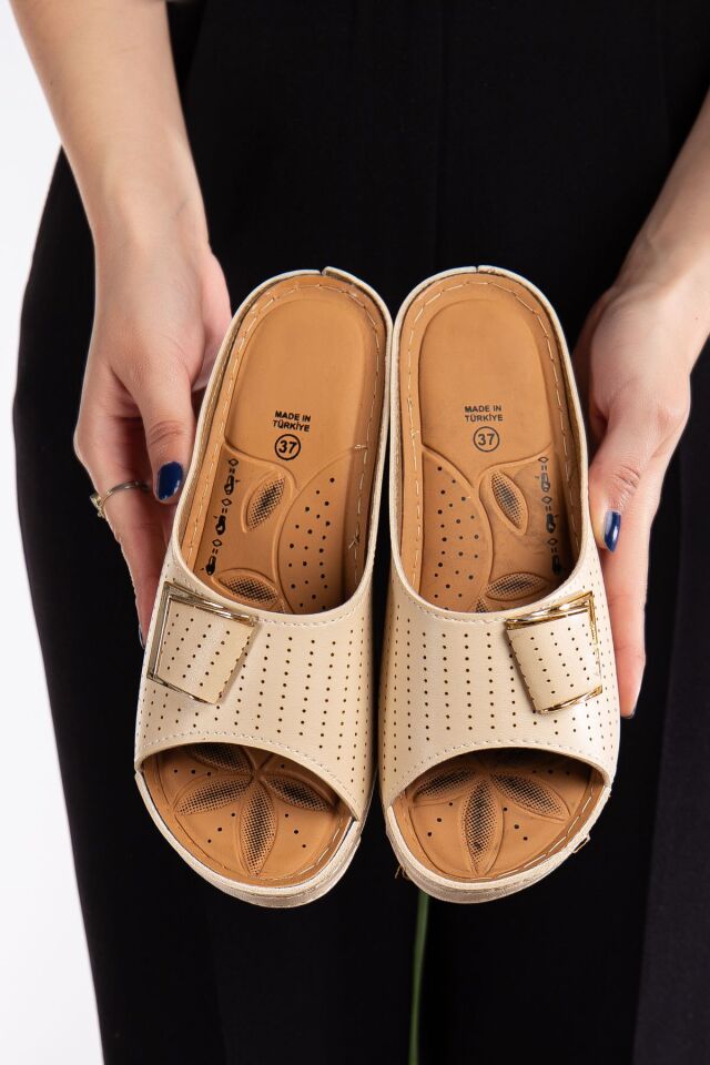 Günlük Ortopedik Terlik Anne Orta Yaş Genç Ev & Dışarı Terliği KREM - 41