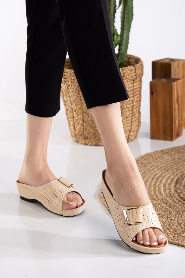 Günlük Ortopedik Terlik Anne Orta Yaş Genç Ev & Dışarı Terliği KREM - 41