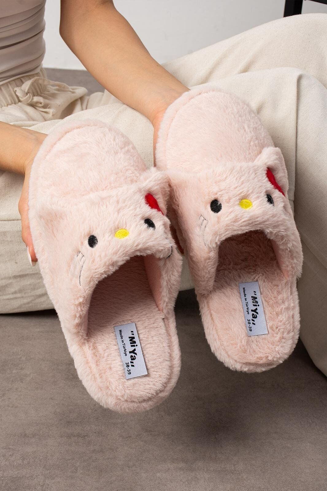 Kadın Panda Figürlü Sessiz Taban Peluş Ev Terliği PUDRA - 36-37