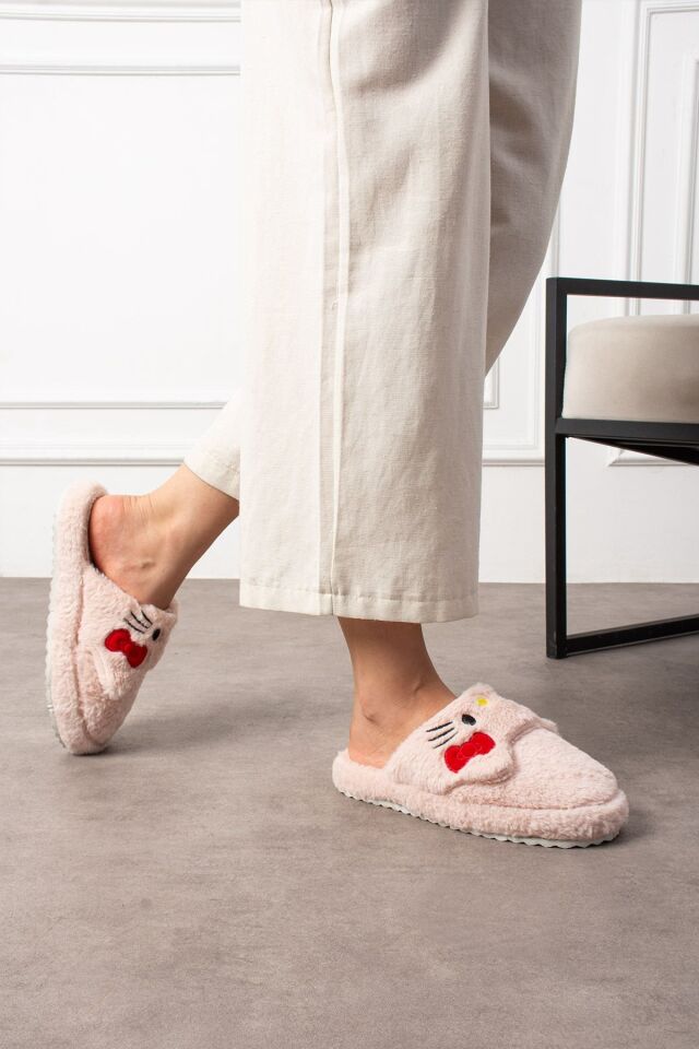 Kadın Panda Figürlü Sessiz Taban Peluş Ev Terliği PUDRA - 36-37